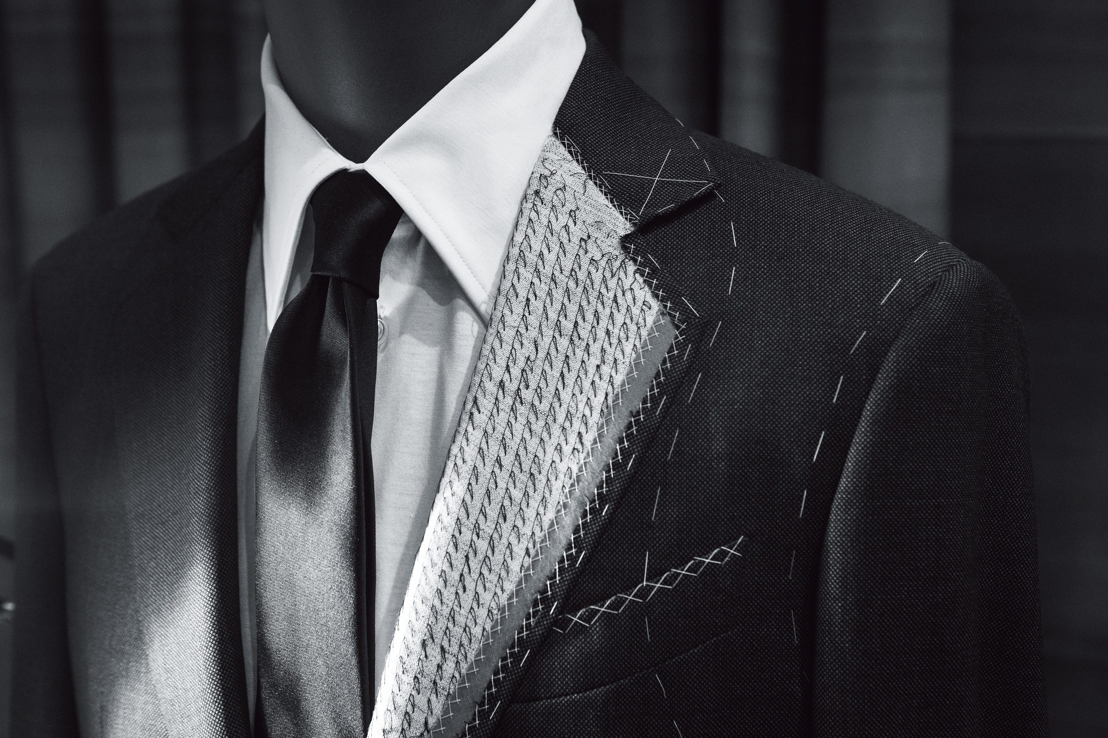 エンポリオ アルマーニ日本限定のオーダーシステムでスーツを仕立てる