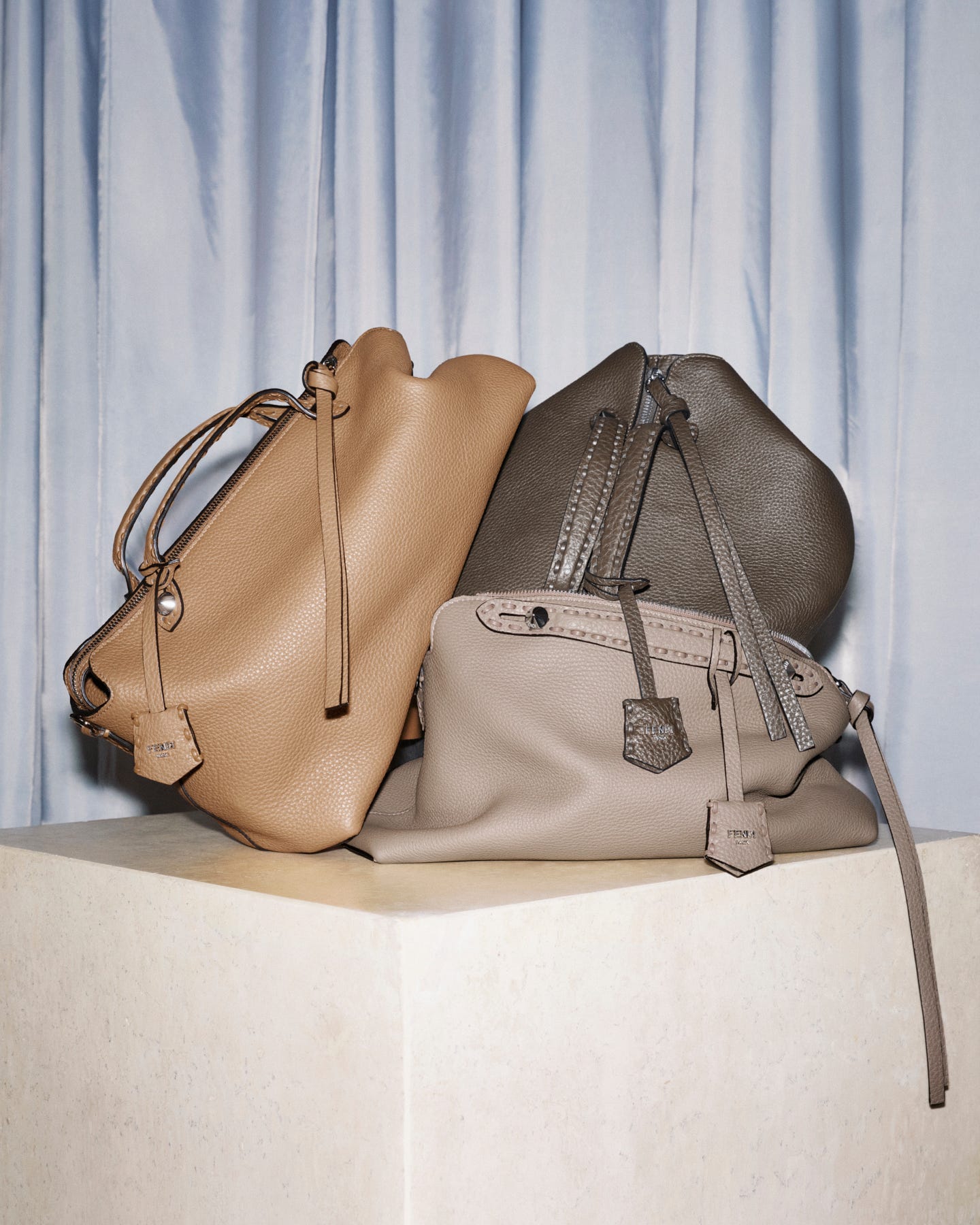 フェンディ」の名作バッグが進化！ 新作“バイ ザ ウェイ セレリア”が