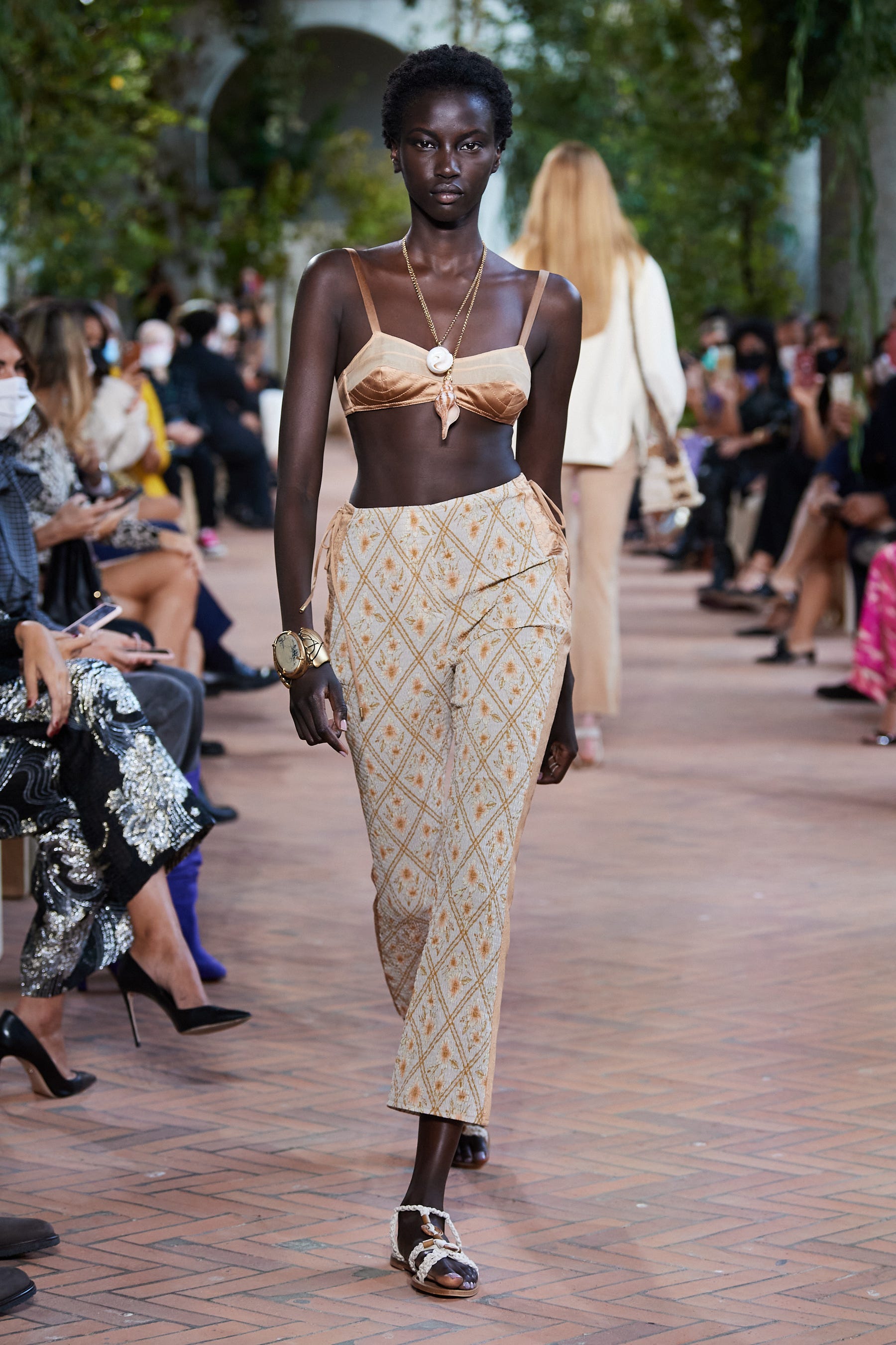 ALBERTA FERRETTI（アルベルタ フェレッティ）