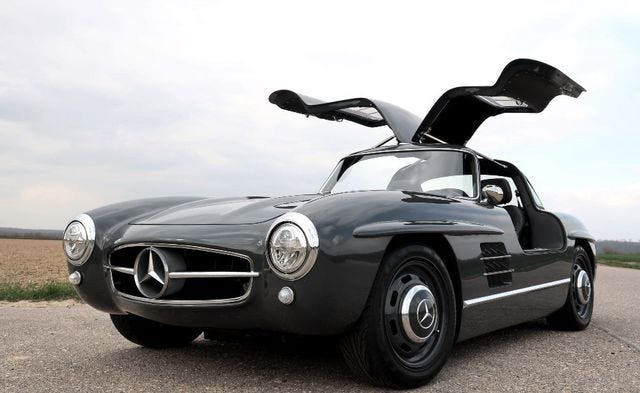 ガルウィング式メルセデス・ベンツ「300SL」―レプリカ車の値段は5分の1