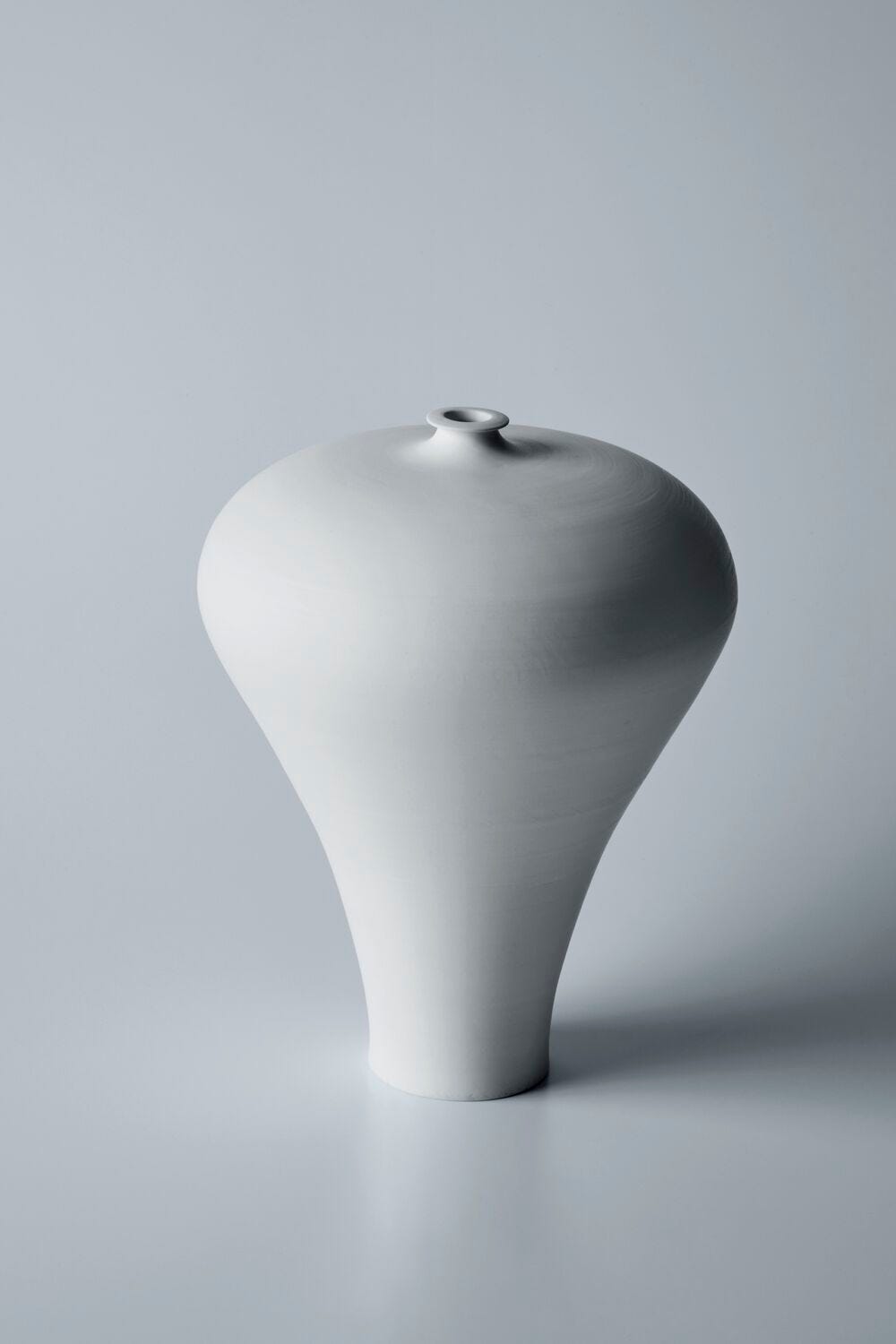 追悼特集】陶芸家・黒田泰蔵、沈黙する「白磁」