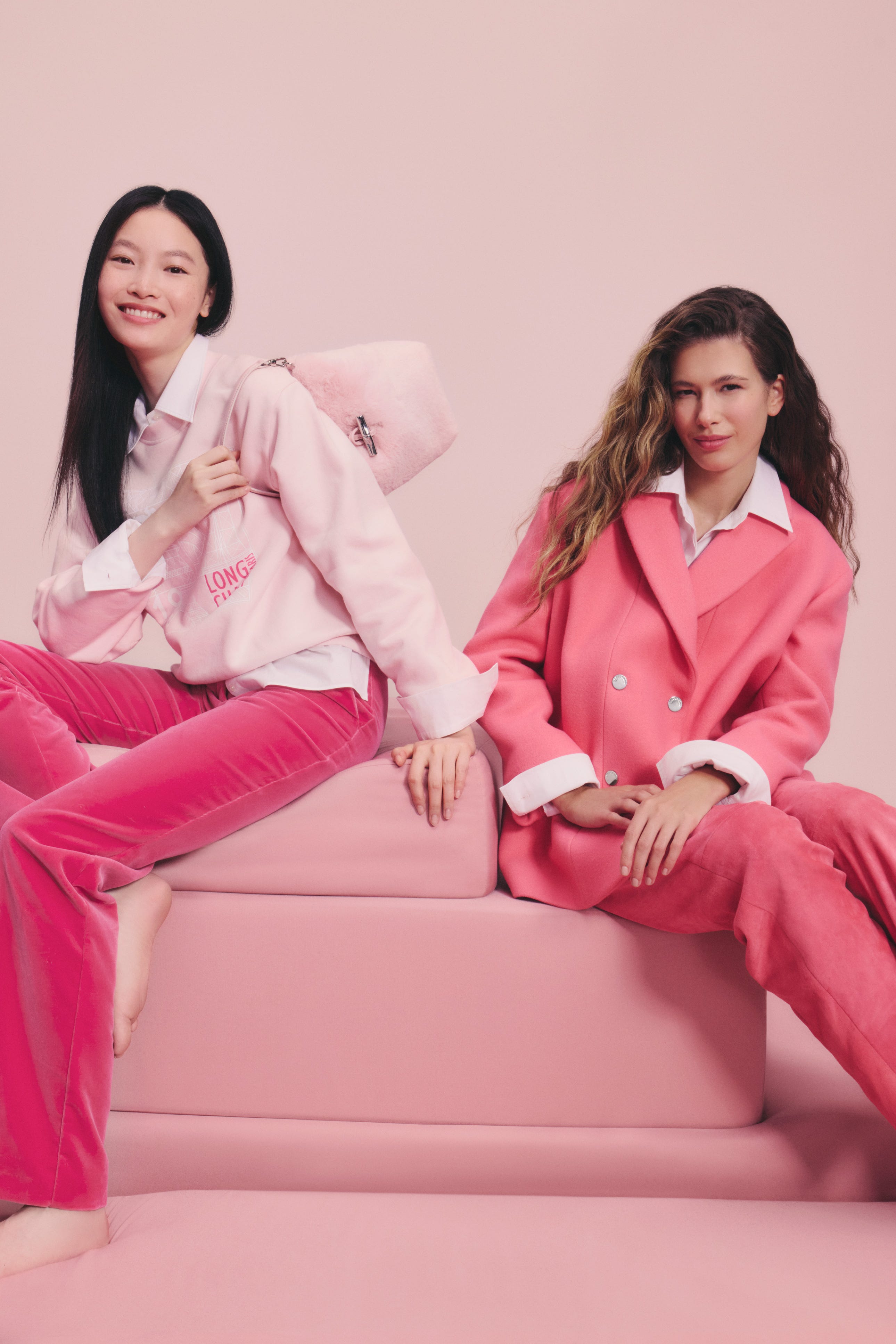 ピンクの魔法が彩る「ロンシャン」の“現代のパリジェンヌ”スタイル