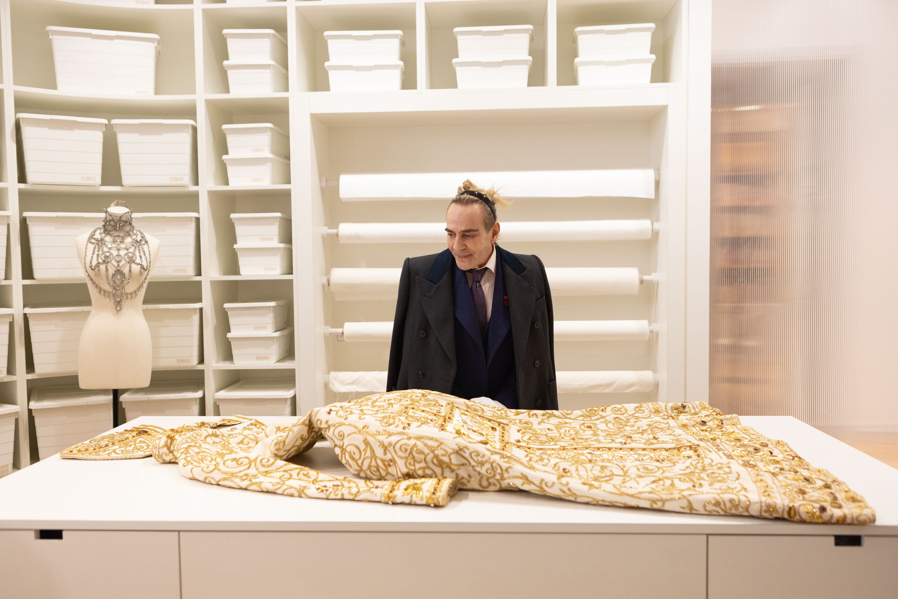 あの事件の真相を本人や関係者が語る。映画『ジョン・ガリアーノ 世界