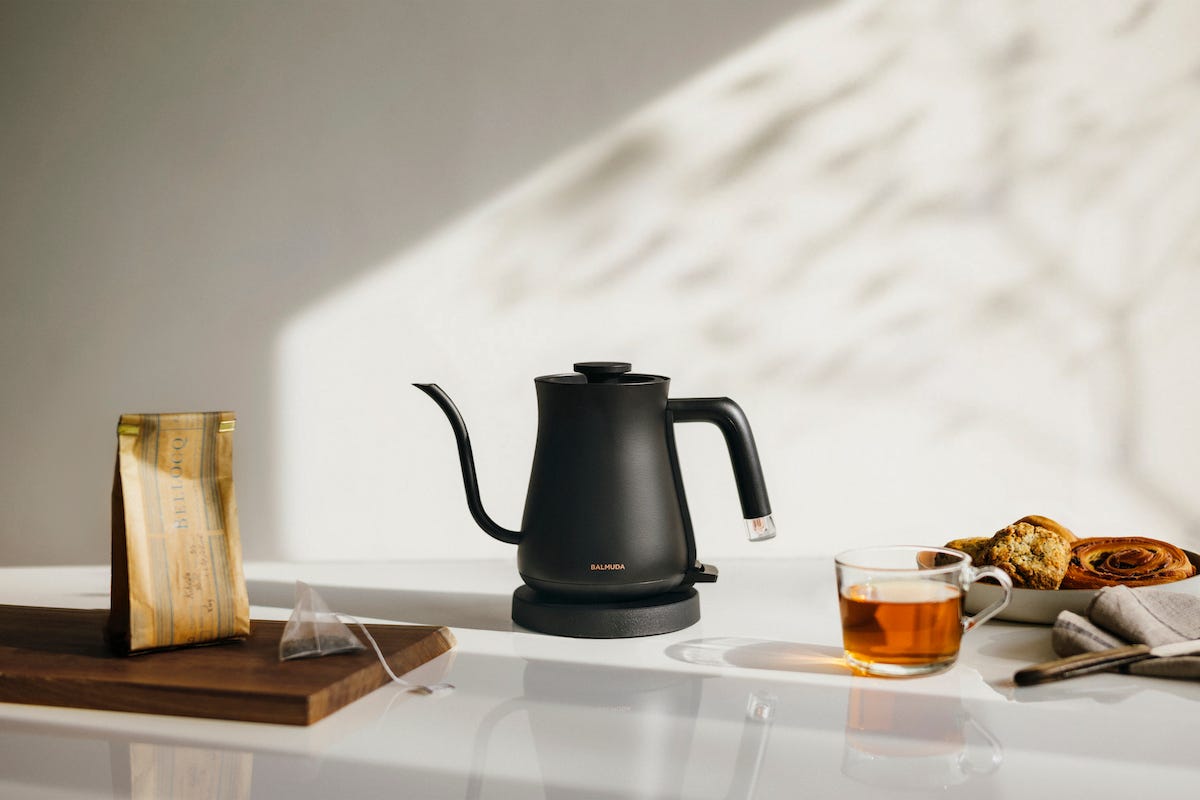 小さくて美しい電気ケトル