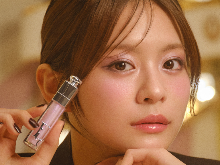 永瀬莉子が彩る、2つのホリデーリップ。“ディオール アディクト リップ