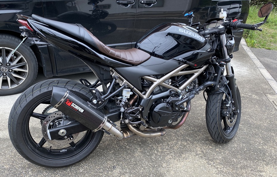 SV650Xに【SCORPION】スコーピオン セルケト パラレル カーボン