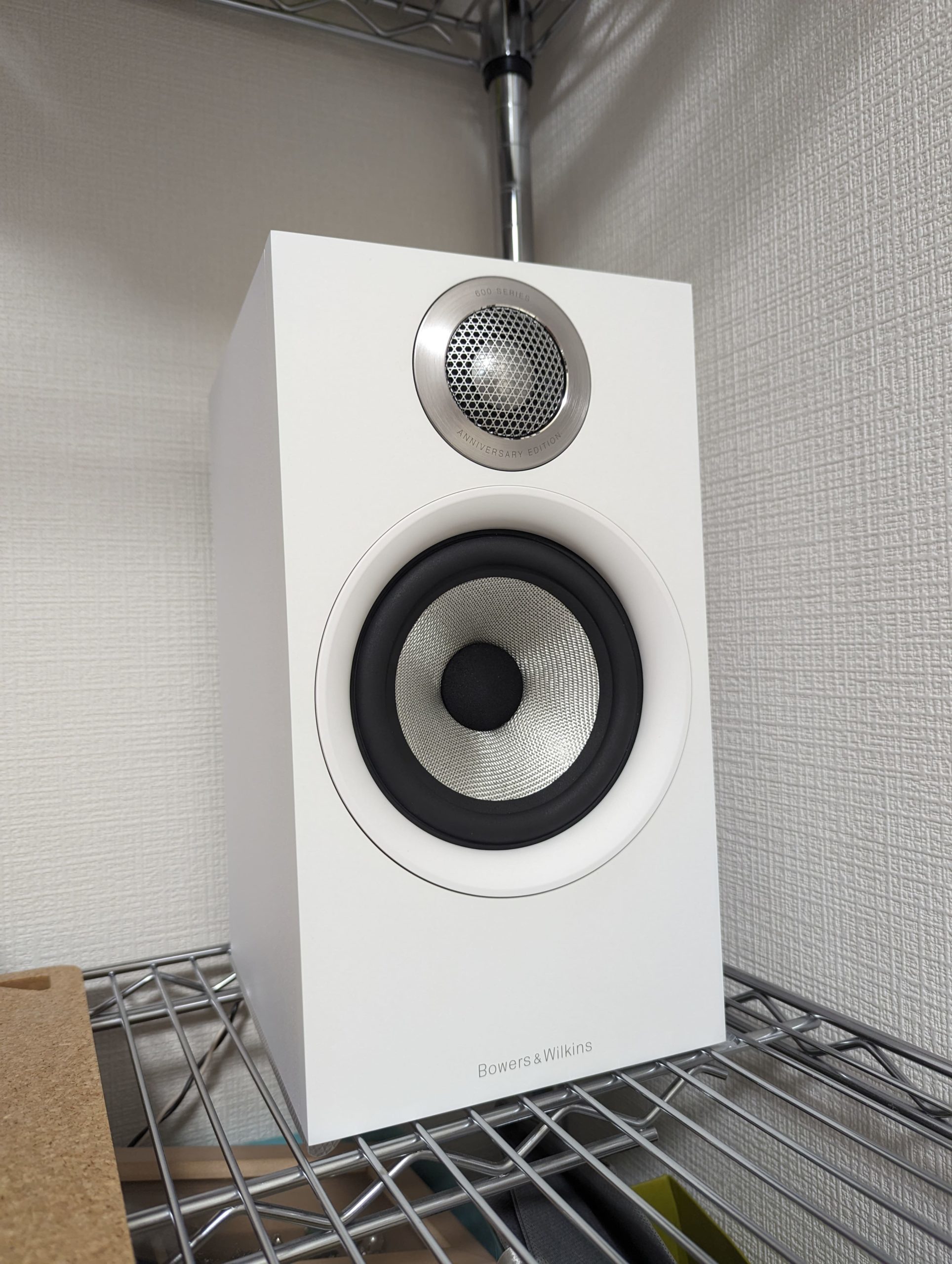 B&Wの607S2 Anniversary EditionとAIRBOW SINGINGBOX4を買いました