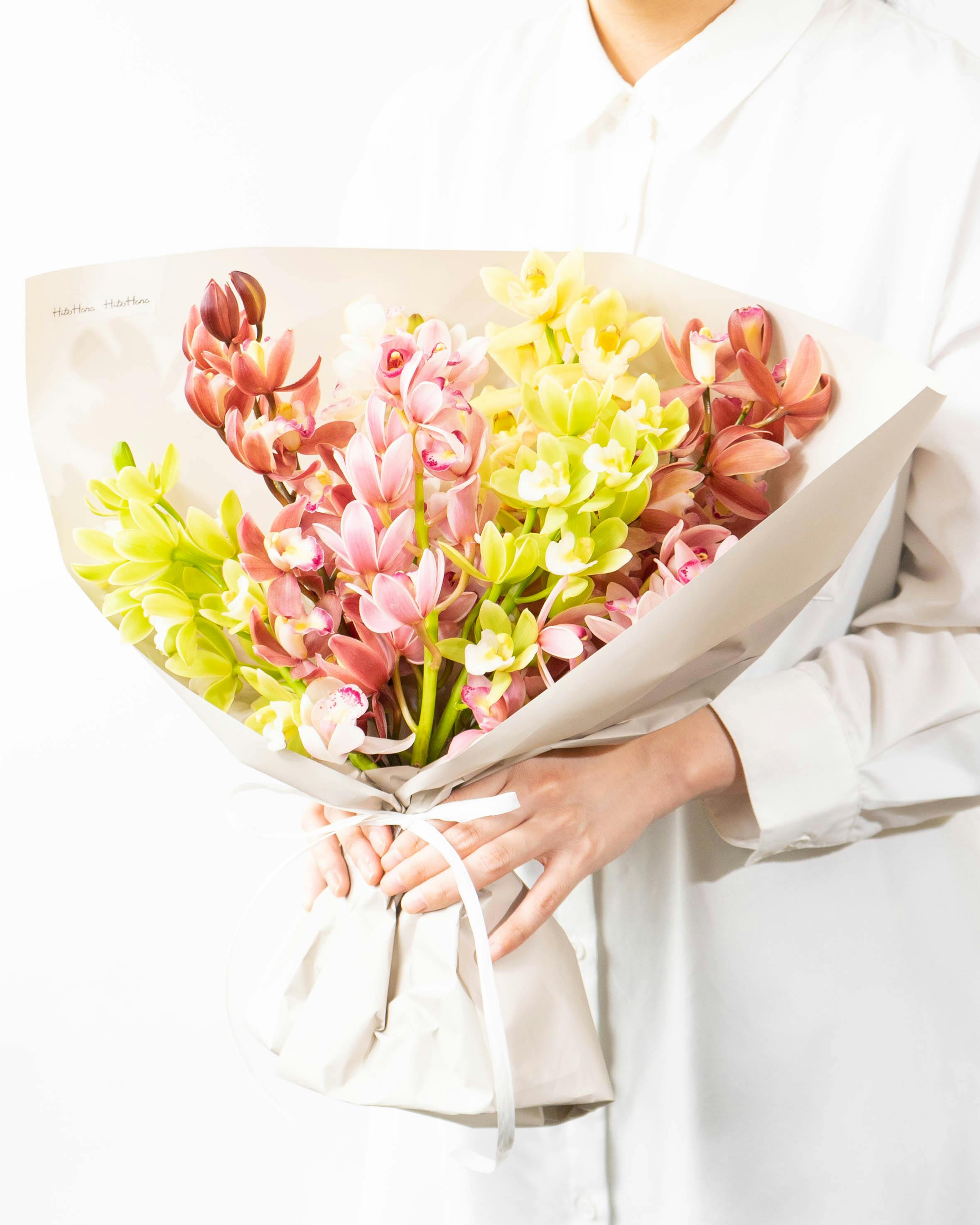 産地直送 シンビジウム 花束 ミックス 8本用／高知 石田蘭園からお届け