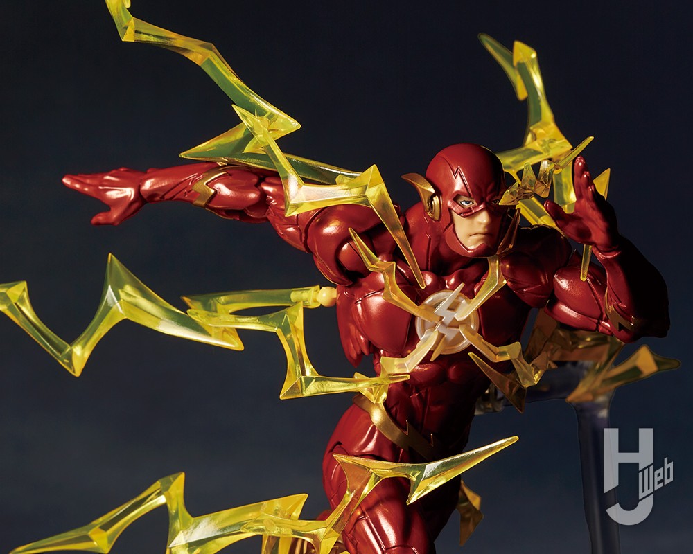 DCコミックより「フラッシュ」と「リバース・フラッシュ」が