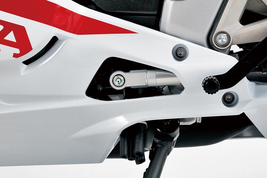 クイックシフター (CBR250RR): 純正アクセサリー・カスタマイズパーツ