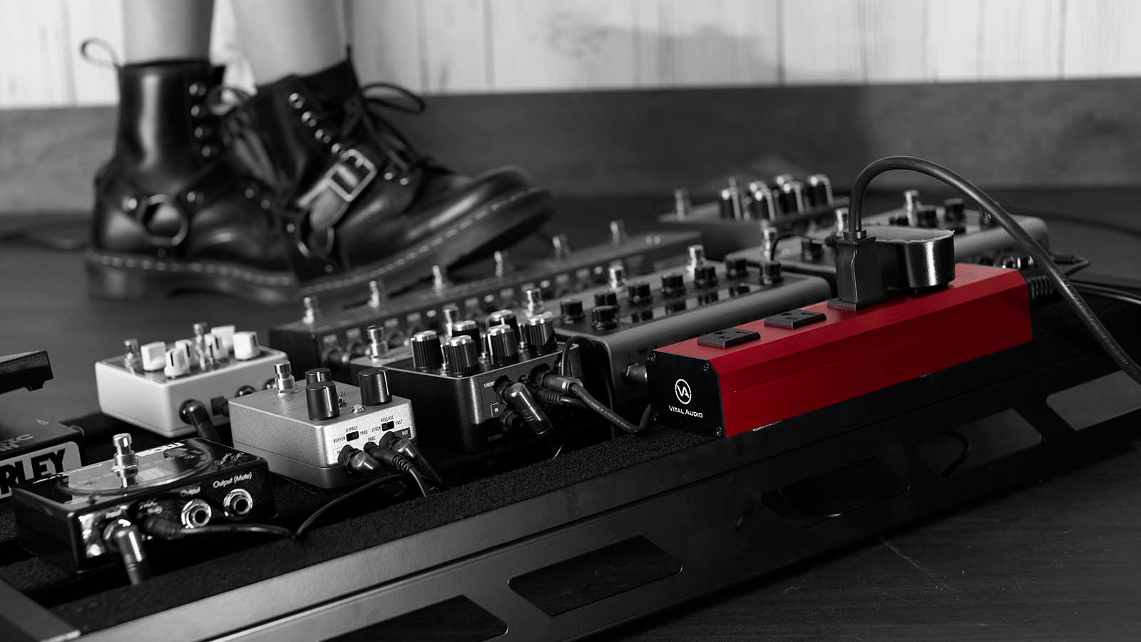 POWER BASE VA-15 AC - VITAL AUDIO | Hookup, Inc.