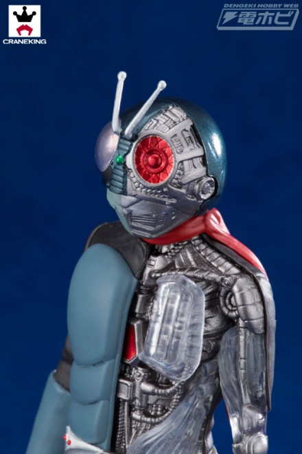 本郷猛は改造人間である！】バンプレストが「仮面ライダー1号」の半身