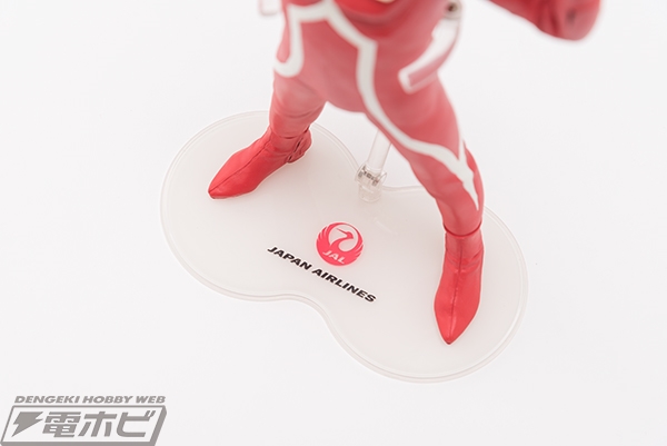 ウルトラセブン』がJAL限定カラーで参上！25センチのビッグサイズで