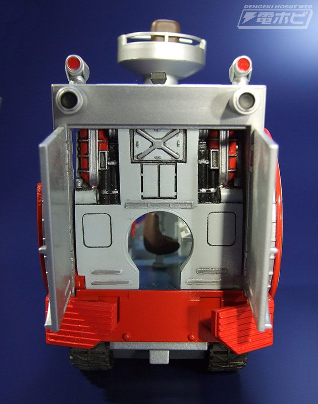 アート・ストーム社のボーンフリー号が搭載メカが付属した豪華セットの