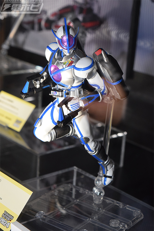 仮面ライダー555』真骨彫製法 仮面ライダーサイガや『仮面ライダーガヴ