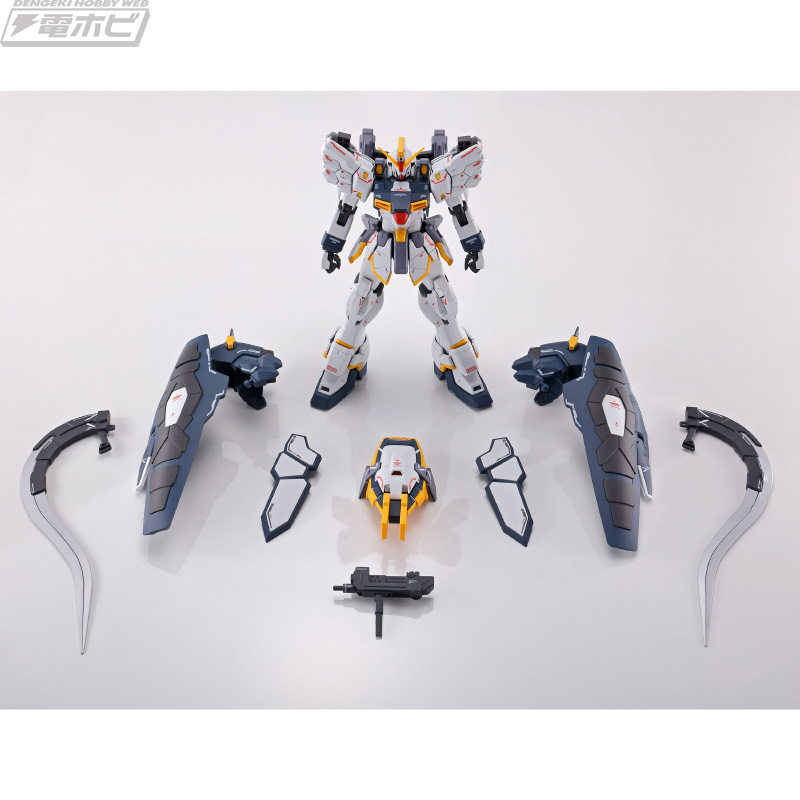 オリジナル武装「アーマディロ」を装備したガンダムサンドロックEWがMG