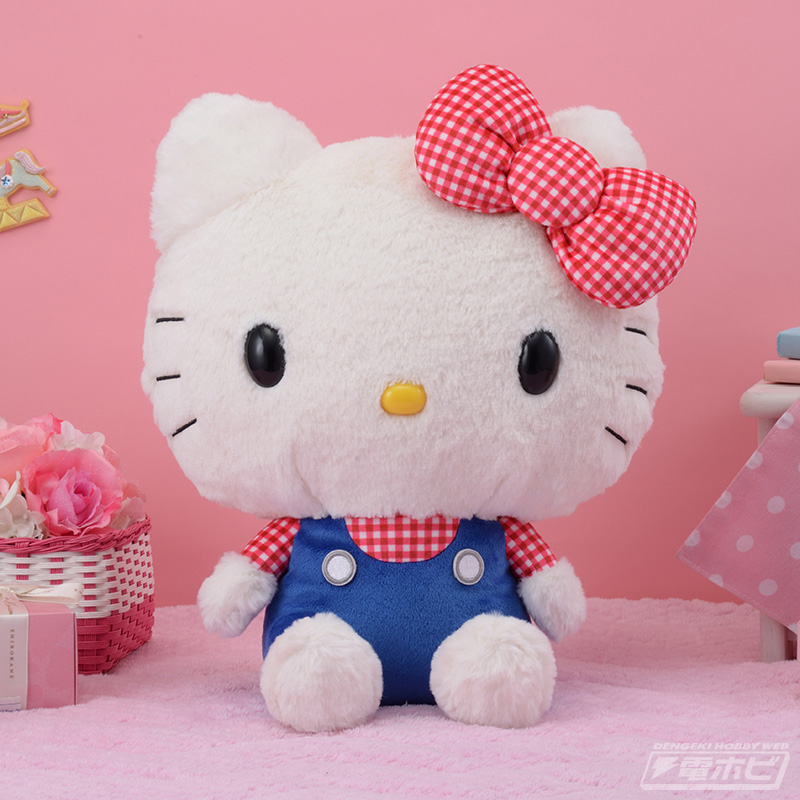 ハローキティ」ぬいぐるみ新作2点！どちらも特徴的なリボンの柄に注目
