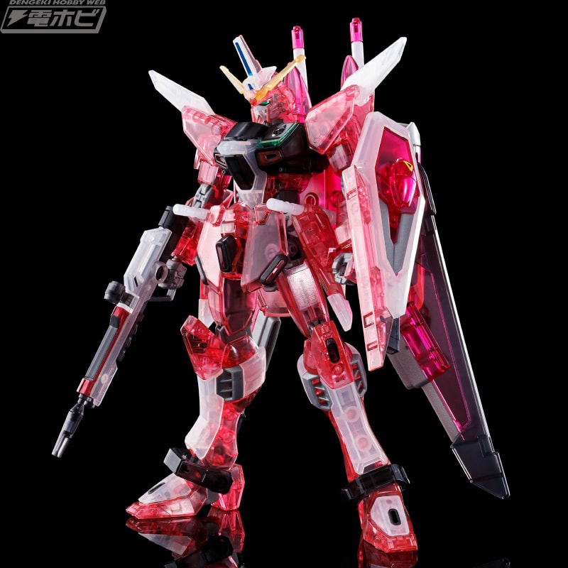 パッケージは『閃光のハサウェイ』の特別仕様！ガンプラ「RG νガンダム