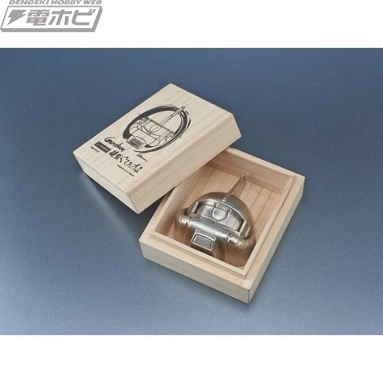 機動戦士ガンダム』ガンダム、シャア専用ザクの錫製ぐいのみが登場