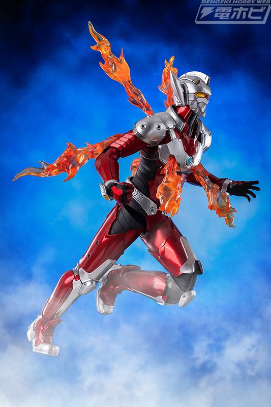 両目とカラータイマーには発光ギミックが搭載！『ULTRAMAN』ULTRAMAN
