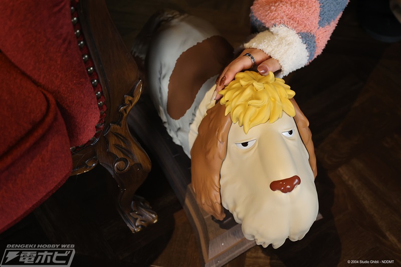 存在感たっぷり！『ハウルの動く城』老犬ヒンがビッグサイズの