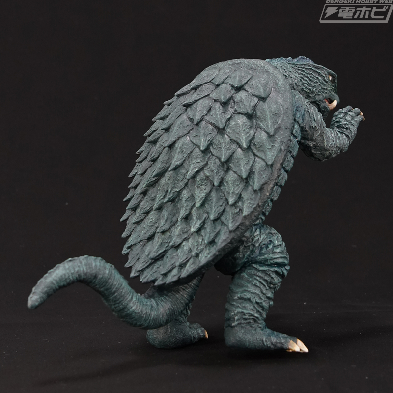 海洋堂のソフビ組立キット「大怪獣ガメラ」「冷凍怪獣バルゴン