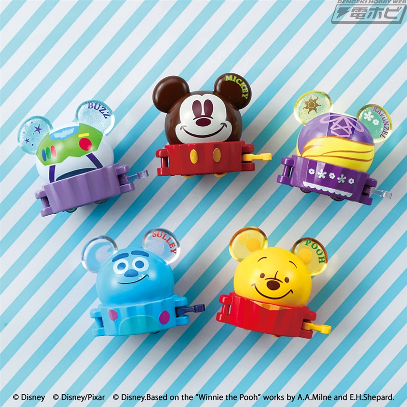 ミッキーやプーさんたちのスイーツがモチーフの可愛いパレードフロート