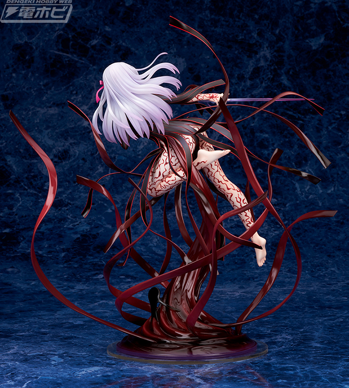 妖艶さを感じさせる仄暗い微笑みが魅力的！『劇場版「Fate/stay night