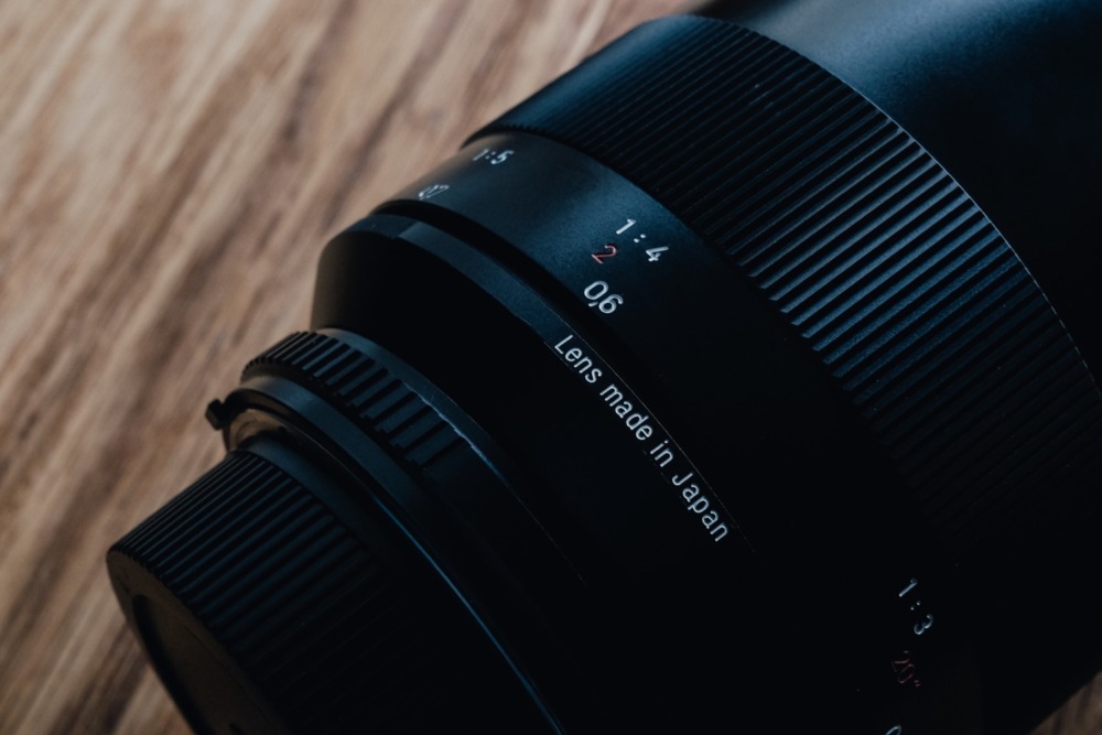 写真に圧倒的な存在感を。Carl Zeiss Makro-Planar T* 2/100 ZF