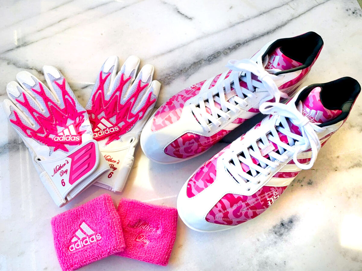 巨人】坂本勇人 母の日ピンク！ 天国の母へ感謝と勝利を 用具に普段