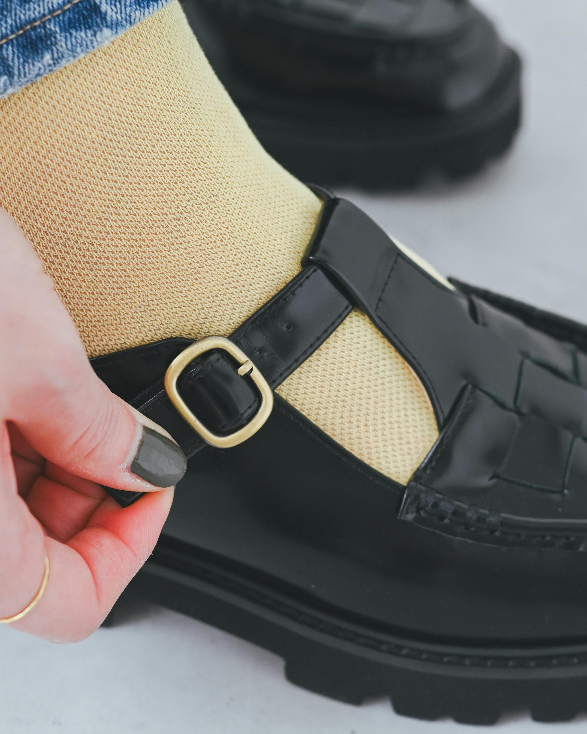 着用レビュー】当店オリジナル「Tストラップシューズ」をスタッフ4名が