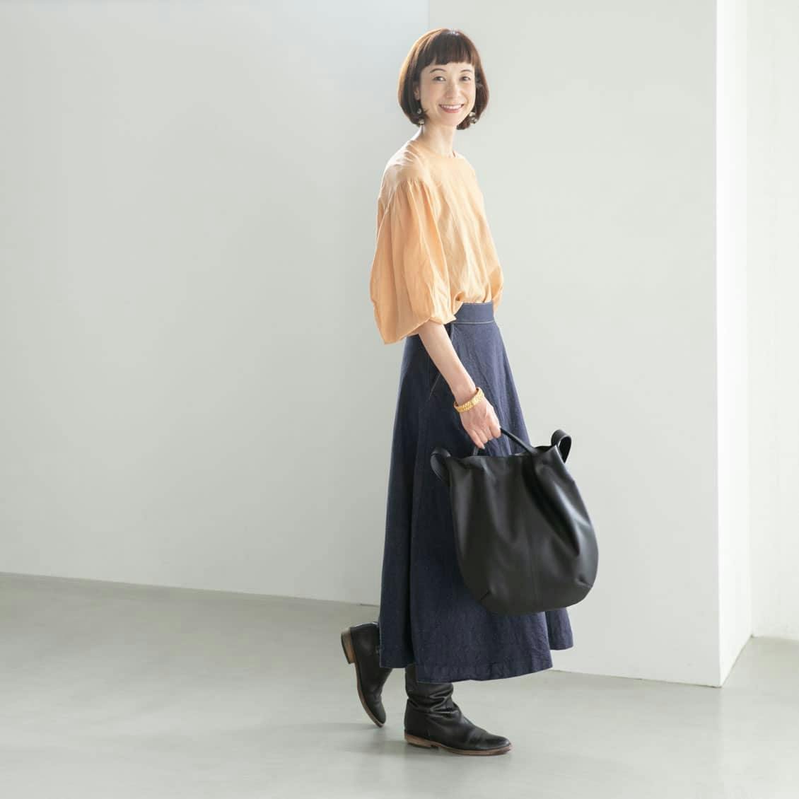 雨の日にもお気に入りを」撥水レザーの2WAYトートバッグ（ブラック