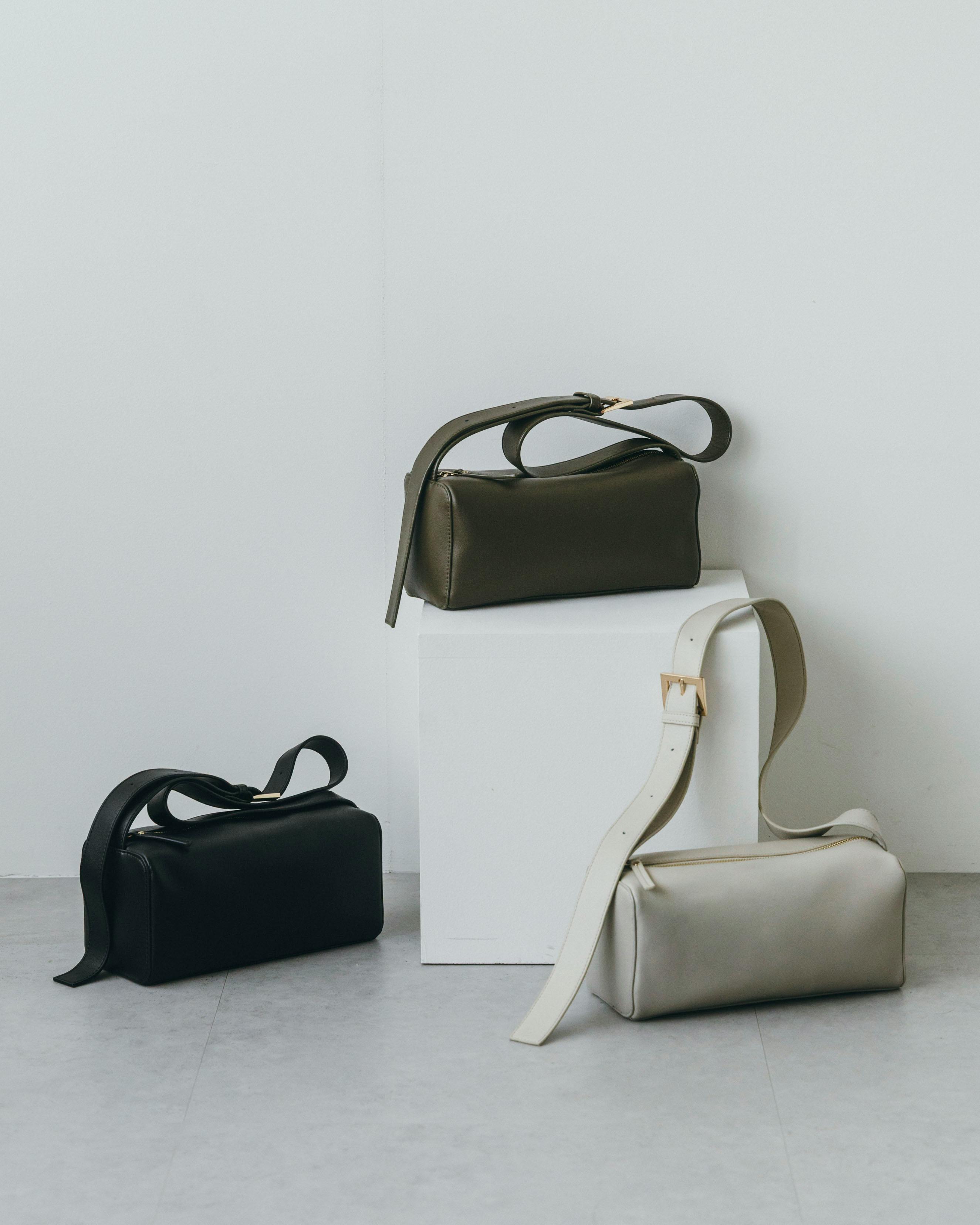 SALON adam et ropé / レザーボックスショルダーバッグ（ブラック