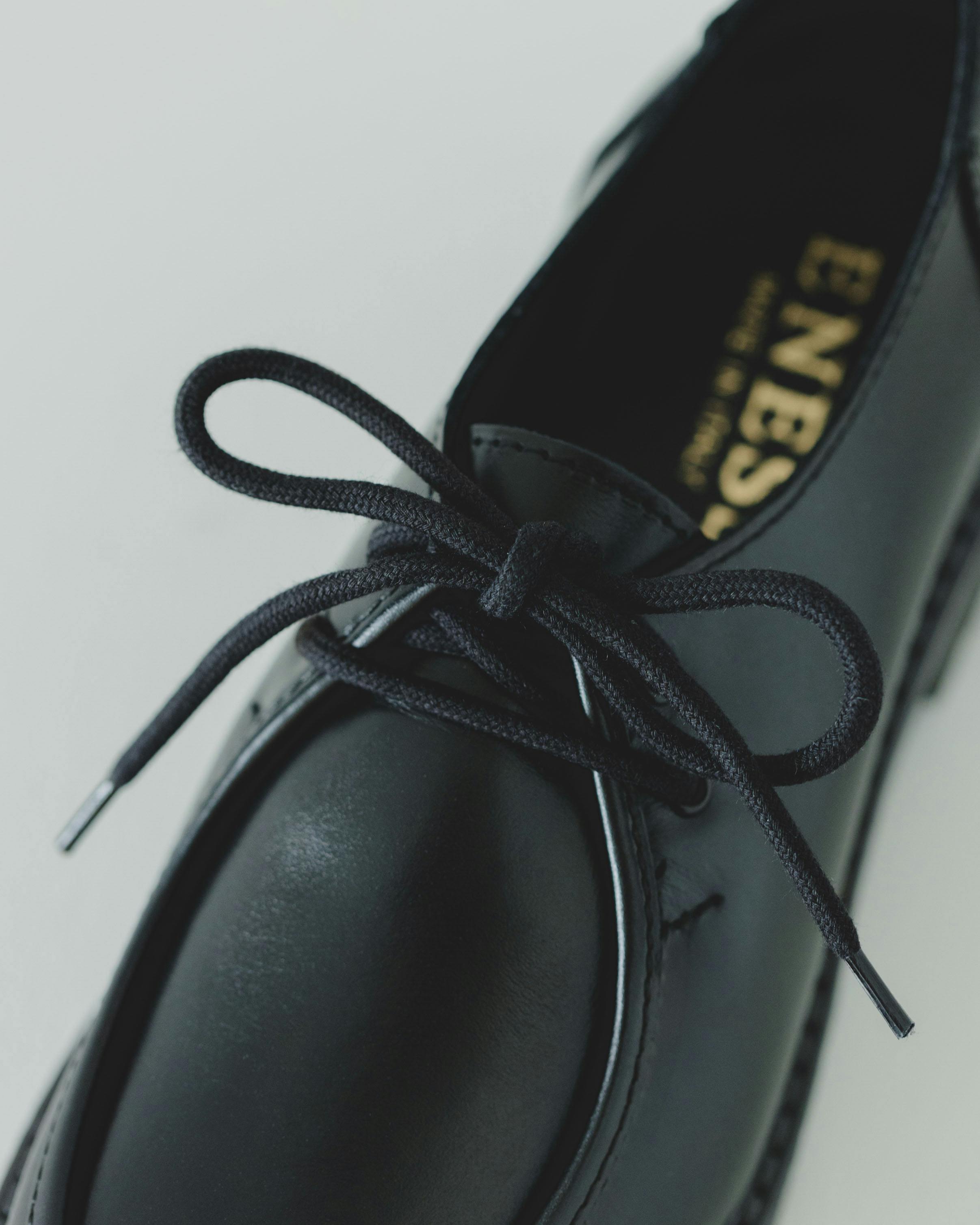 ENESS エネス チロリアンシューズ ブラック39 北欧暮らしの道具店