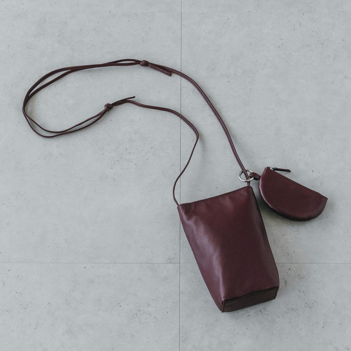 ムーン型のクロスボディバッグ- 北欧、暮らしの道具店