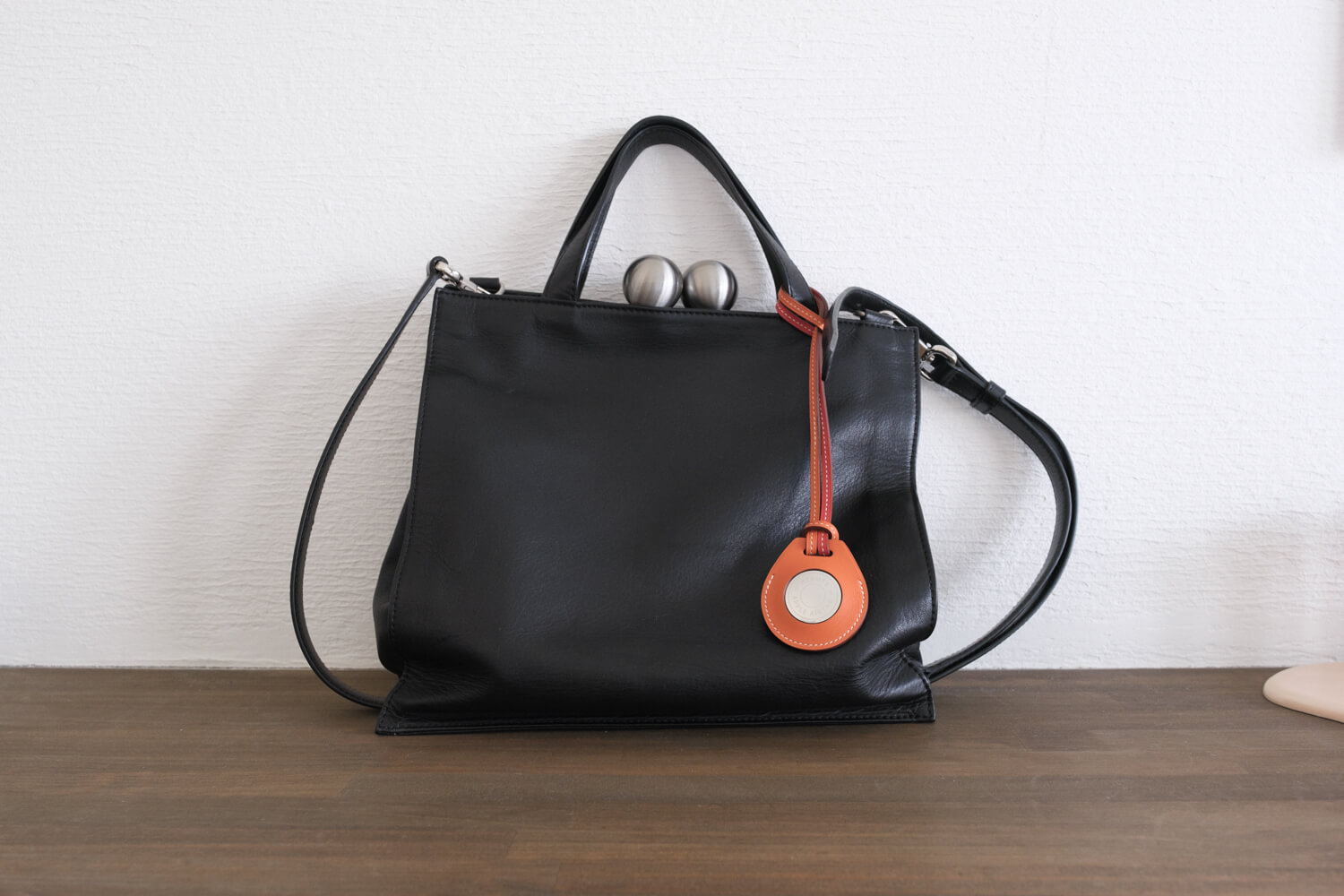 AirTag Hermesのバッグチャーム（オレンジ）が届きました