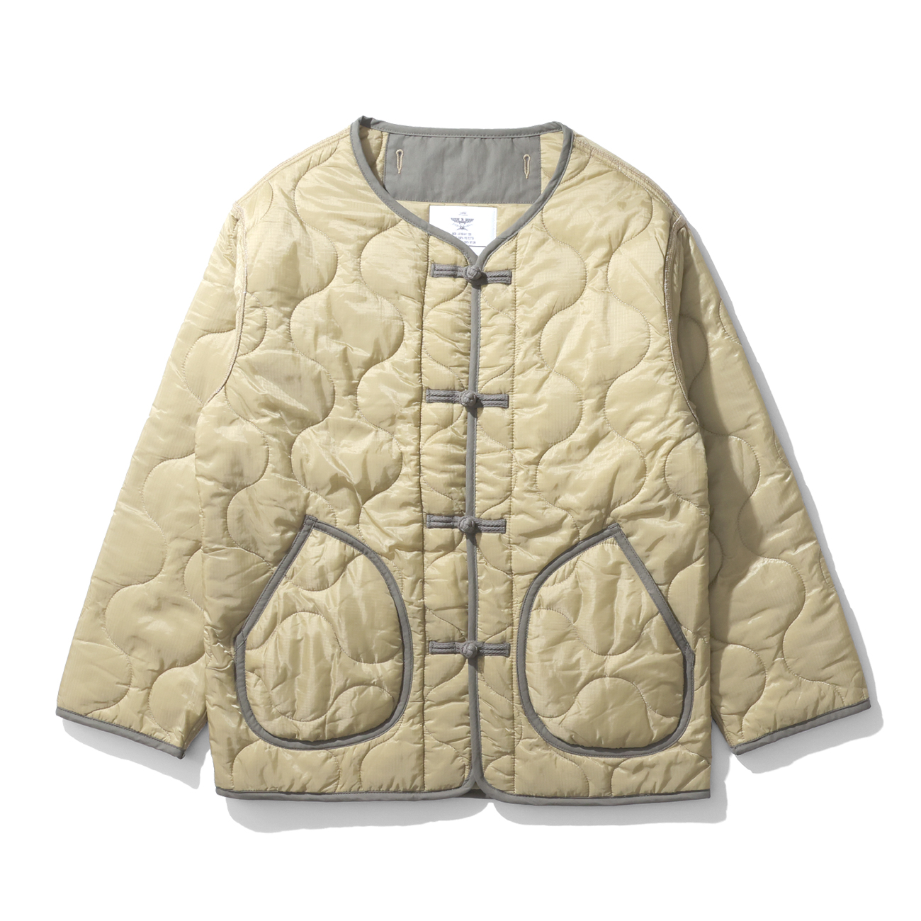 ミリタリーライクな“ひょうたんキルト”を使用した『チャイナジャケット