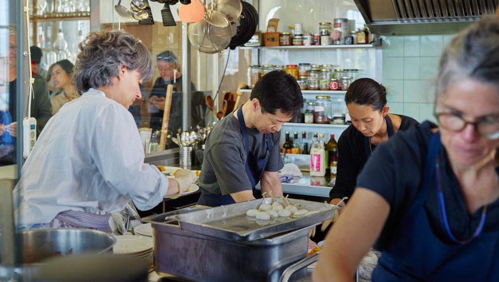 ベルリンで生まれ、東京で醸され、私たちの体内に滑り込む——THE