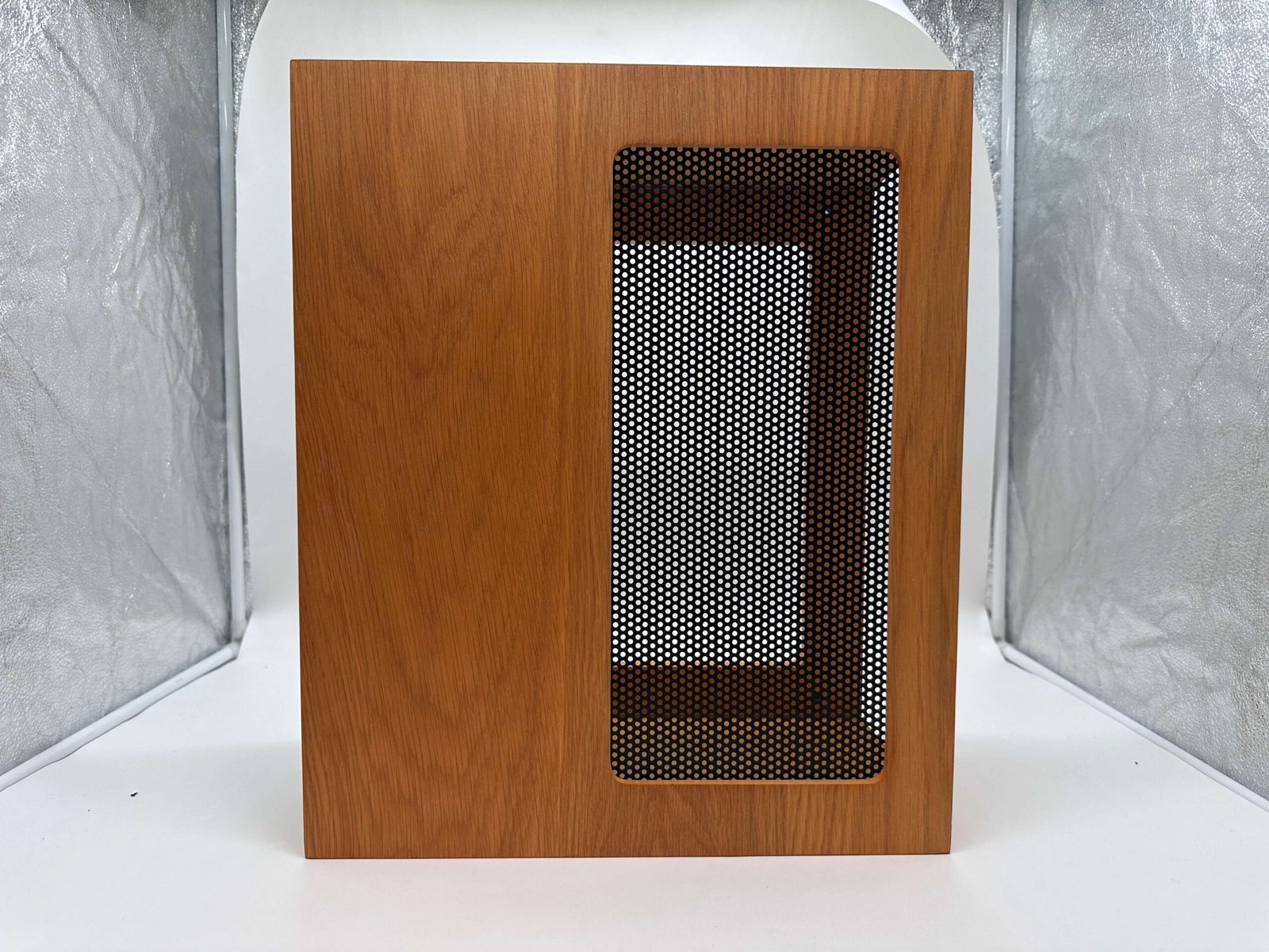 McIntosh L54 Light Oak Wood Case – For MC2255, MC2105, MC2205