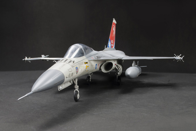 1/48 F-CK-1C 防衛戦闘機 経国号〈単座型〉 | 鉄道模型・プラモデル