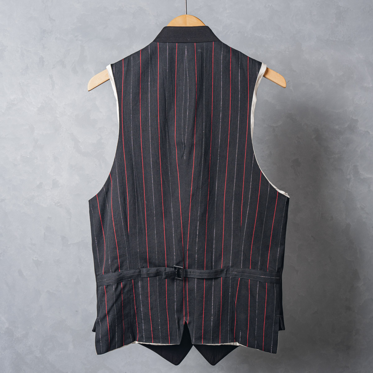 ヨウジヤマモト24年秋冬 スタンドカラー24ボタンベスト | HUES 福岡