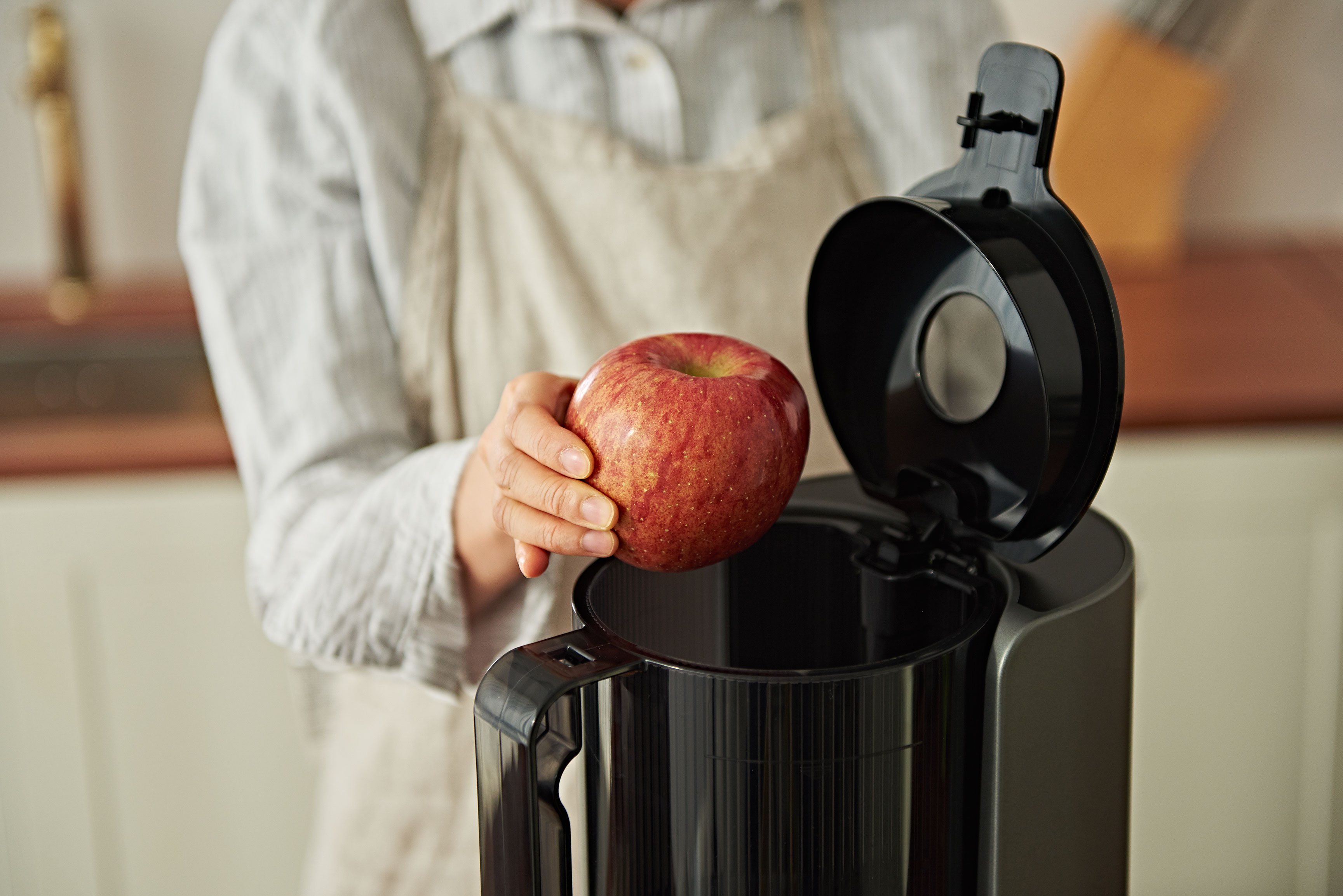 世界で初めて縦型スロージューサーを開発したヒューロムから 食材