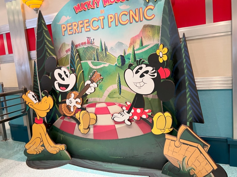 DLR＆DCL】リニューアルにより一層ポップで可愛くなったトゥーンタウン