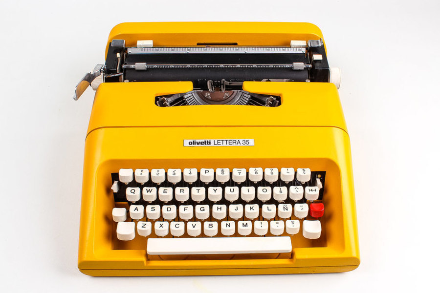 Mario Belliniデザインのolivettiタイプライター - シリーズ時代遅れと