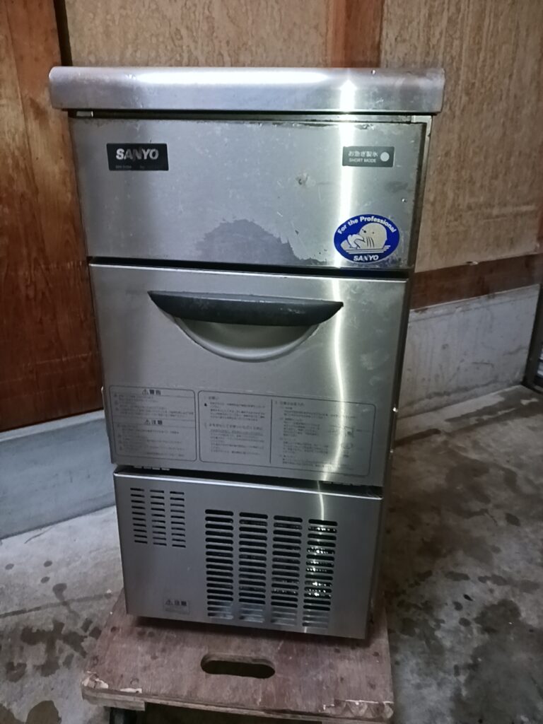 修理実績】サンヨー製氷機SIM-S28A修理｜水皿破損で氷ができない