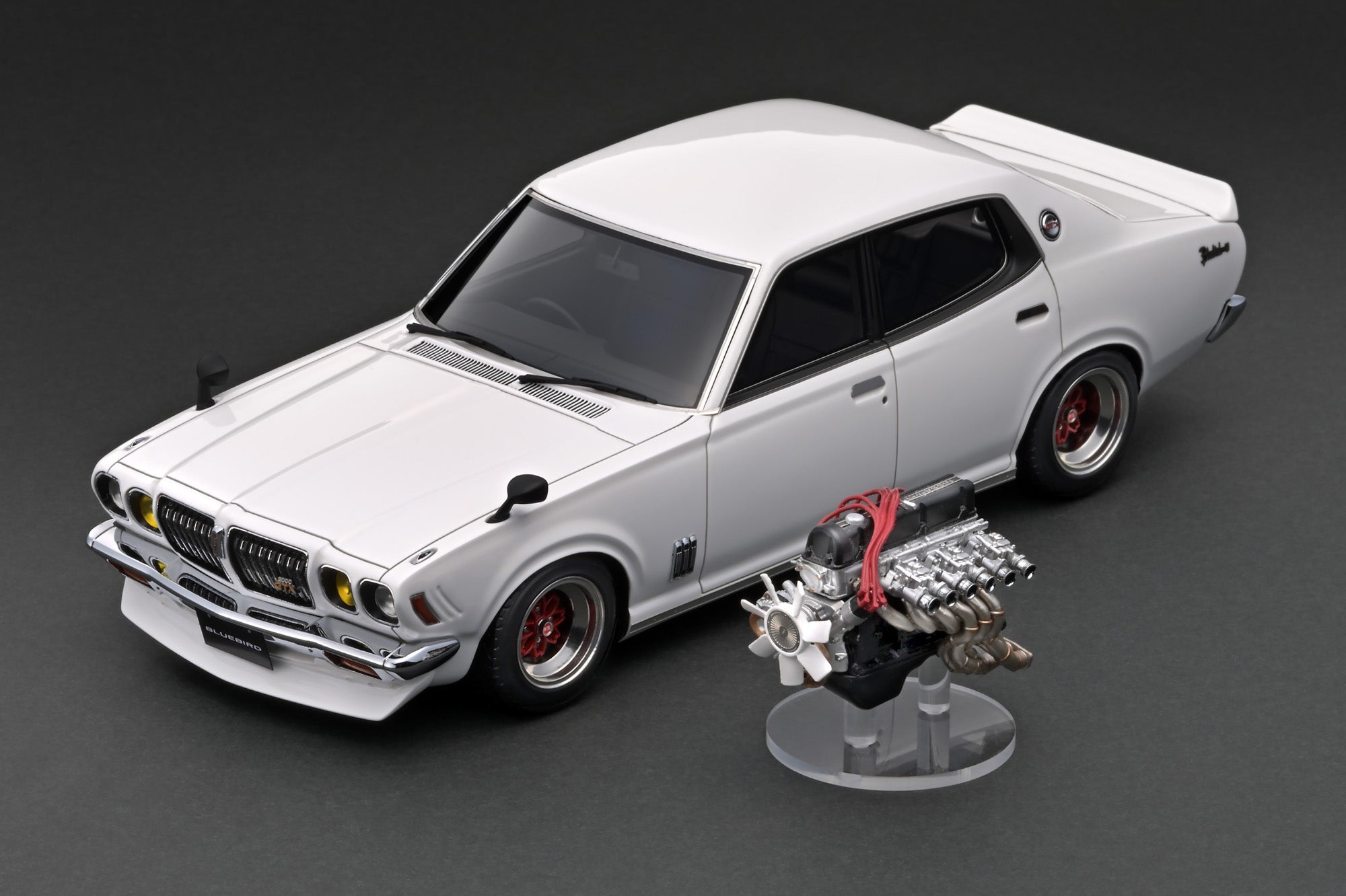 IG3167 Nissan Bluebird U 2000GTX (G610) White With L20 Engine