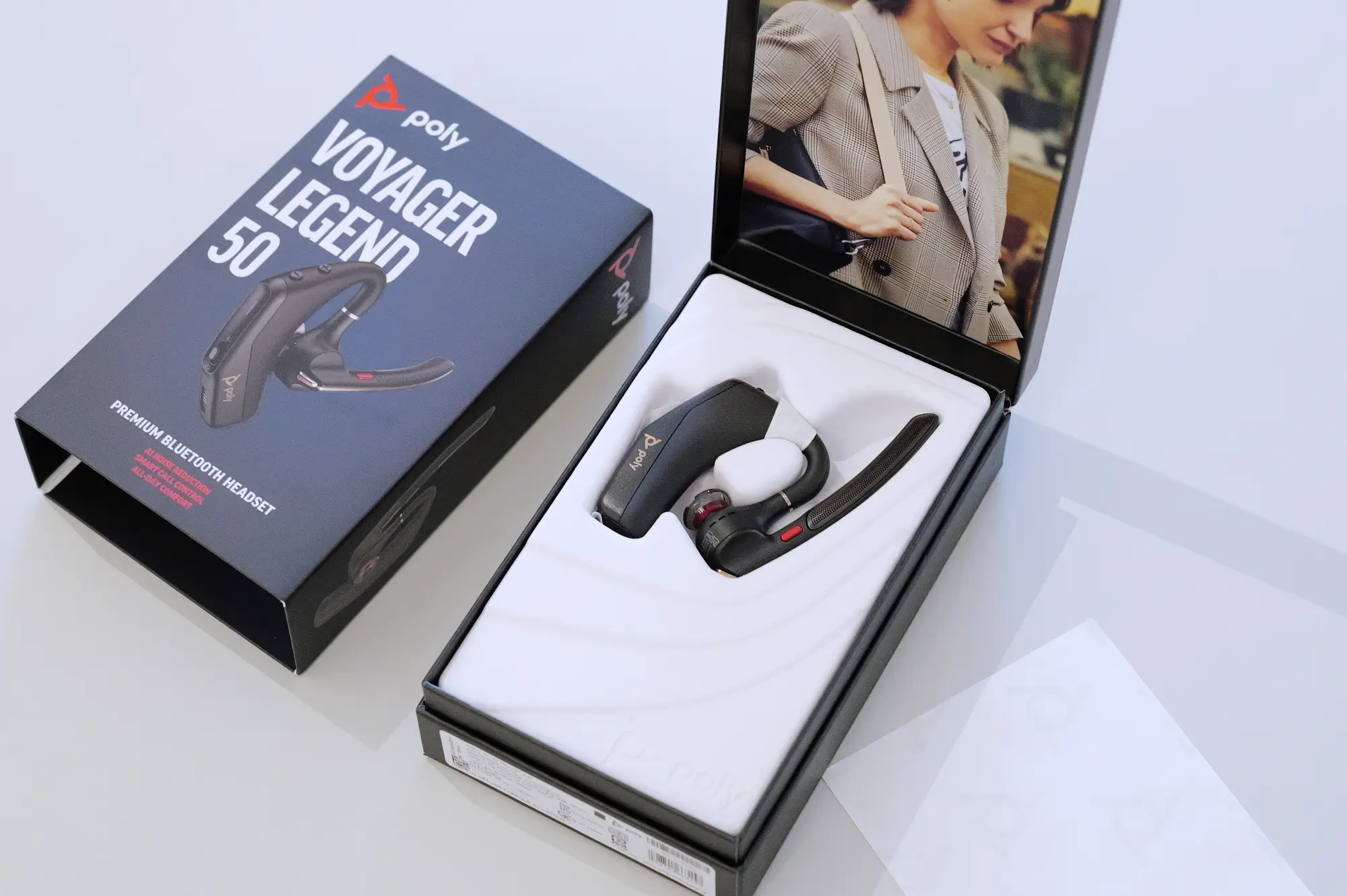 レビュー】ヘッドセットの最適解。「PLANTRONICS Voyager Legend