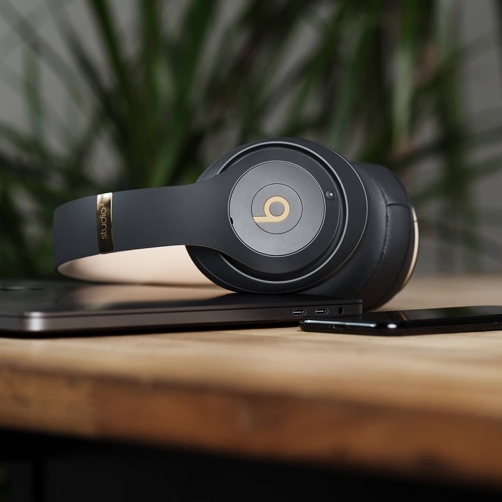 Beats Studio3 Wireless Review | PCMag