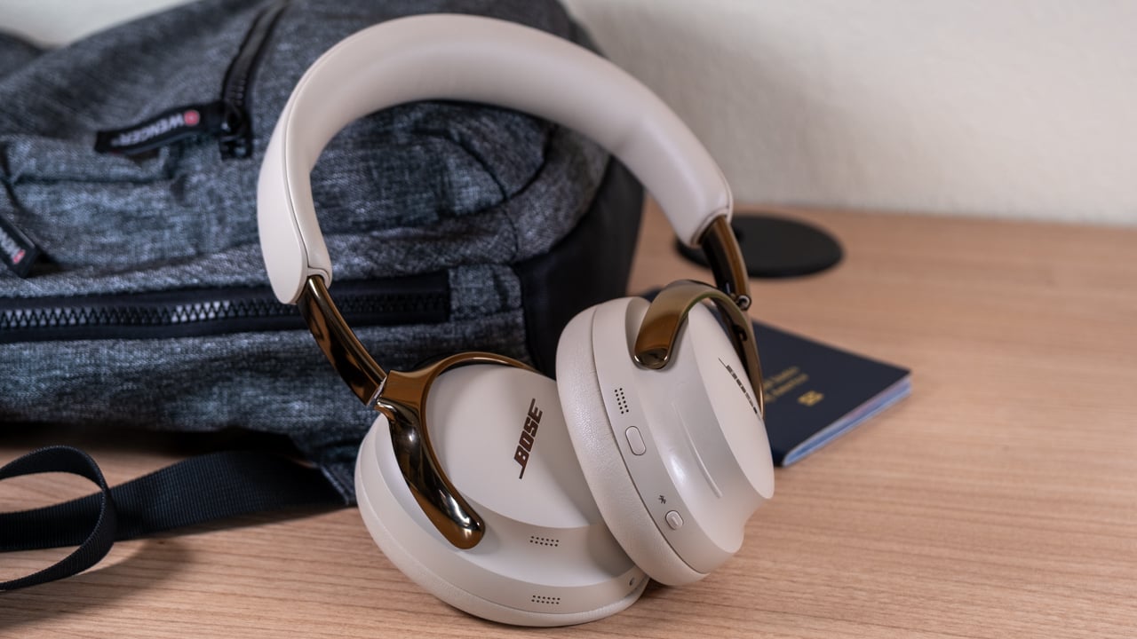 The New Bose Noise-Cancelling Headphones Sound Great, But Sony's