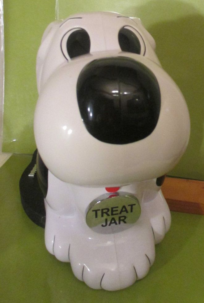 Cookie Jar / Treat Jar--- Singing and Barking Dog --Sings 